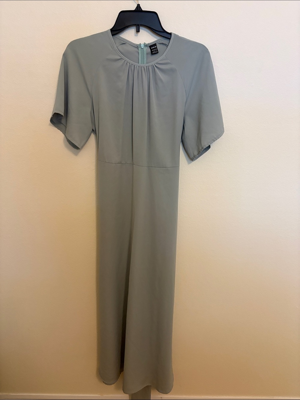 SHEIN Pale Sage Green Short-Sleeve Maxi Dress